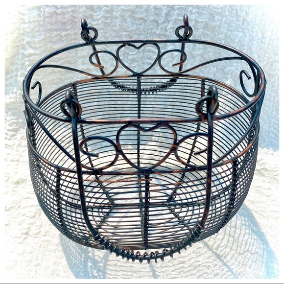 VTG Shabby Chic Farmhouse Egg Metal Oval ❤️ Detail Decorative Basket - Picture 2 of 12